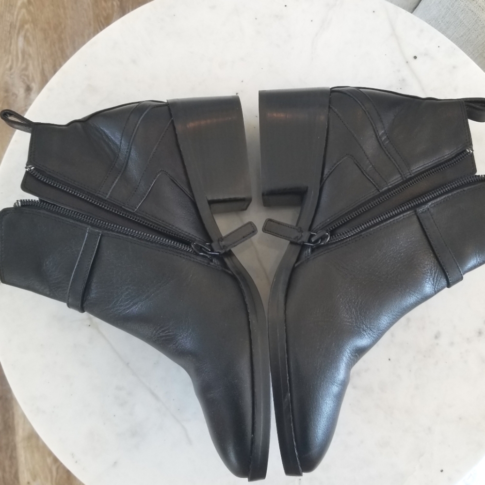 Cole Haan Women's Etta Bootie ll Ankle Boot Black Leather Buckle Zip up NWT 8.5 - Picture 7 of 11